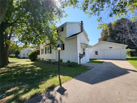 55 Catherine St, Oswego, NY 13126