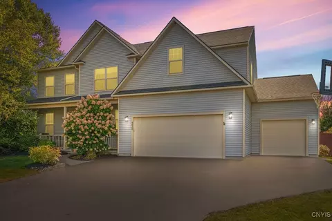 4820 Lepinske Farm Pl, Clay, NY 13041