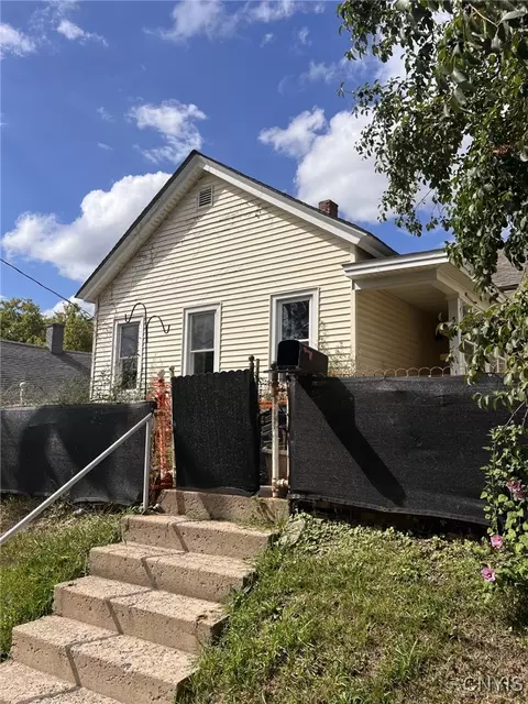 324 2nd St, Geddes, NY 13209