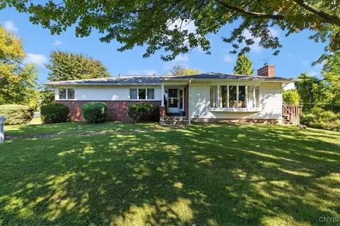 4456 Howlett Hill Rd, Onondaga, NY 13215