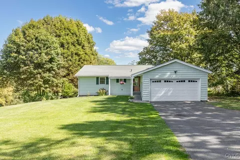 4346 Shea Rd, Onondaga, NY 13215