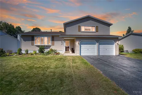 4960 Harvest Ln, Liverpool, NY 13088