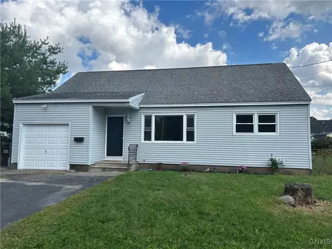 230 Crestwood Dr, Salina, NY 13212