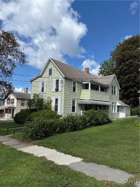 81 Orchard St, Auburn, NY 13021