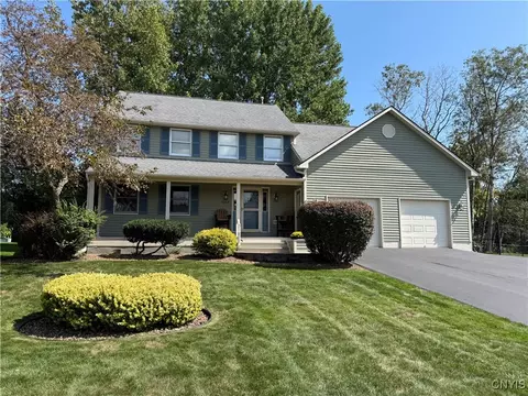 8864 Lombardi Dr, Cicero, NY 13039
