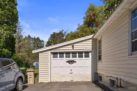 609 Malcolm St, Herkimer, NY 13350 photo 4