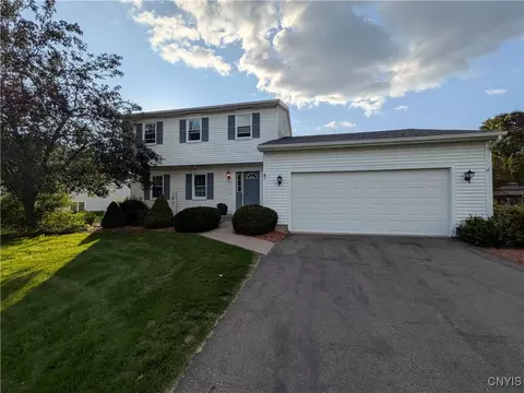 5 Hickory Ln, Cortland, NY 13045