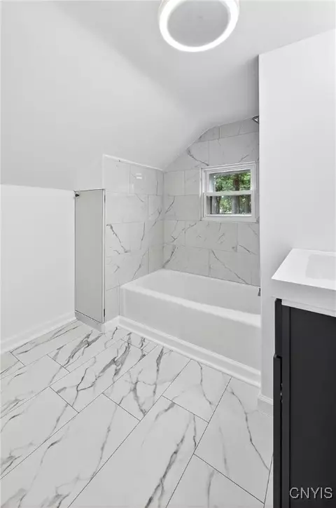Bath - 509 Wright Ave, Salina, NY 13211 photo 4 of 4