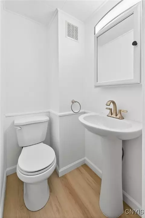 Bath - 509 Wright Ave, Salina, NY 13211 photo 1 of 4