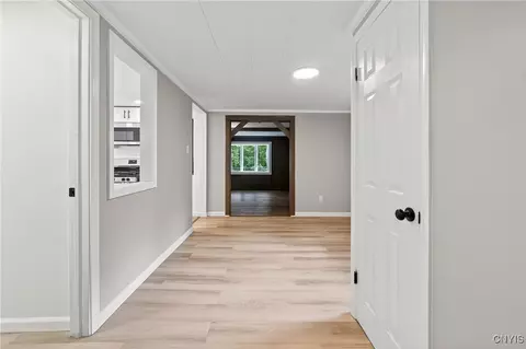 Entry Way - 509 Wright Ave, Salina, NY 13211 photo 4 of 11