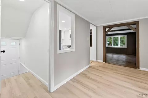 Entry Way - 509 Wright Ave, Salina, NY 13211 photo 3 of 11