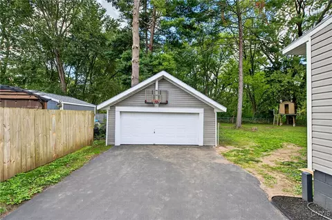 Exterior - 509 Wright Ave, Salina, NY 13211 photo 4 of 11