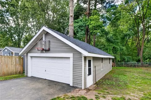 Exterior - 509 Wright Ave, Salina, NY 13211 photo 5 of 11