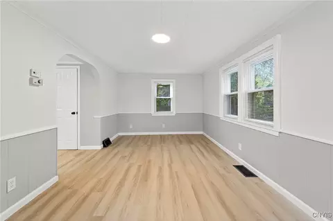 Living - 509 Wright Ave, Salina, NY 13211 photo 3 of 8