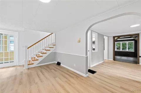 Entry Way - 509 Wright Ave, Salina, NY 13211 photo 2 of 11