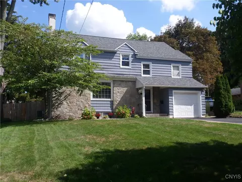 127 Milford Dr E, Syracuse, NY 13206