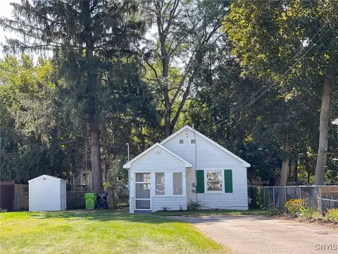 429 Earl Ave, Oneida, NY 13421
