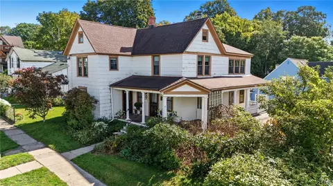 2 Church St, Schroeppel, NY 13135