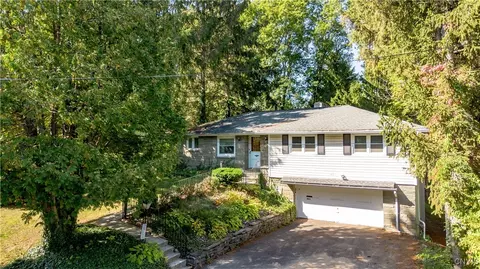 122 Sunhill Ter, Syracuse, NY 13207