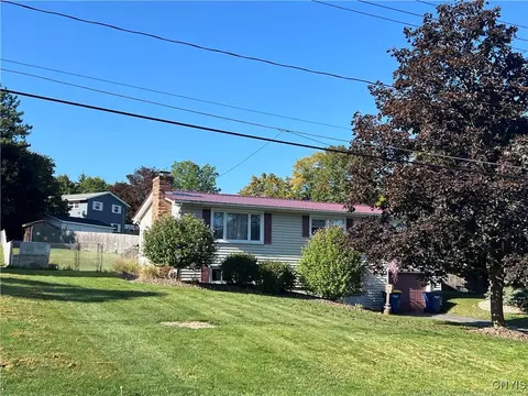 100 Semloh Dr, Syracuse, NY 13219