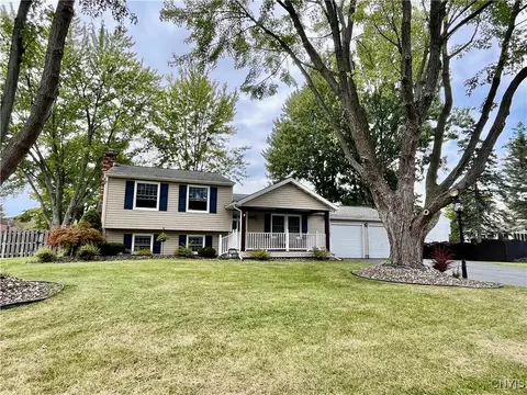 8133 Duncowing Ln, Clay, NY 13041