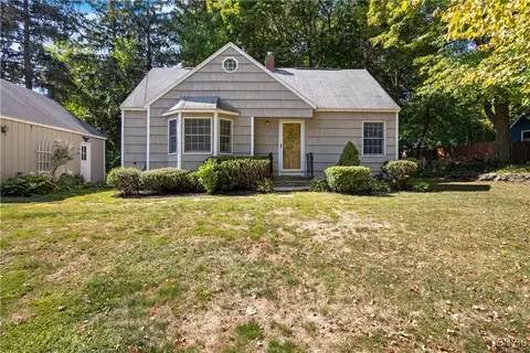 103 Homewood Dr, Fayetteville, NY 13066