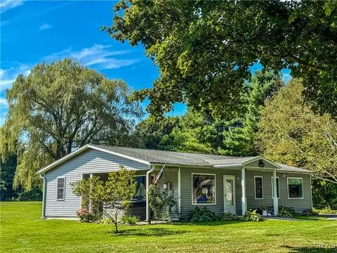 8882 Hills Rd, Manlius, NY 13104