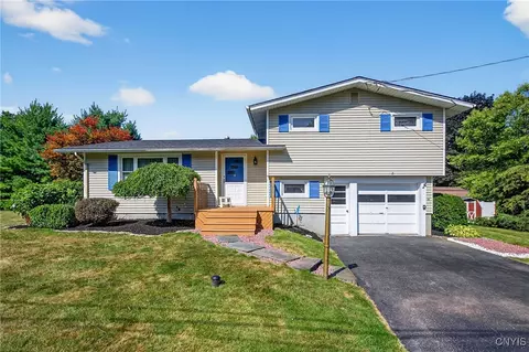 201 Peterson Dr, Camillus, NY 13031