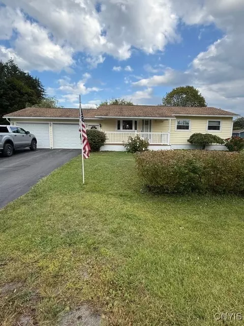 3696 Cosmo Ln, Sauquoit, NY 13456