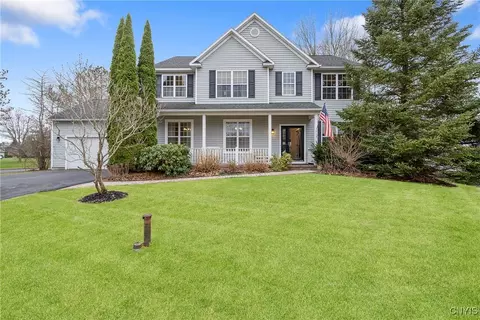 8187 Trellis Brook Ln, Liverpool, NY 13090