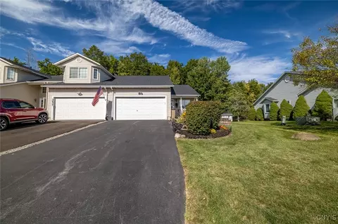 3639 Black Brant Dr, Liverpool, NY 13090