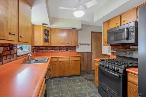8184 David Ln, Lysander, NY 13027 photo 9