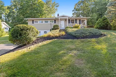 376 Northfield, Camillus, NY 13031