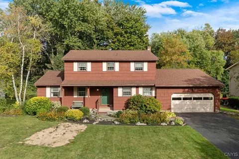 4854 Pembroke Dr, Manlius, NY 13104
