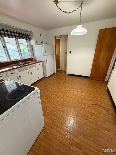 Kitchen - 109 E Granger Rd, Geddes, NY 13219 photo 3 of 3