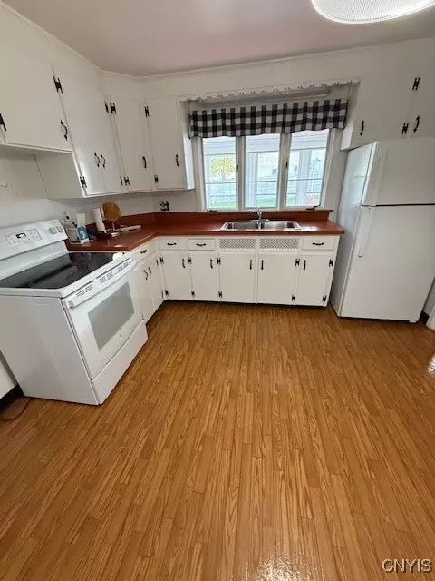 Kitchen - 109 E Granger Rd, Geddes, NY 13219 photo 1 of 3