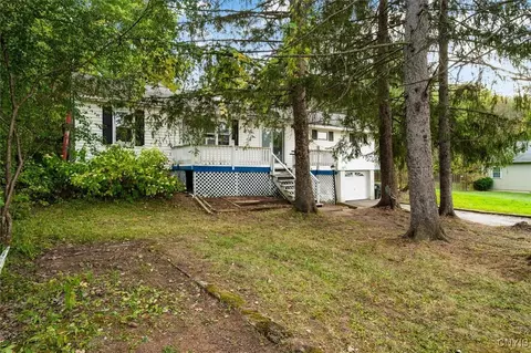 8228 Woods Hwy, New Hartford, NY 13413