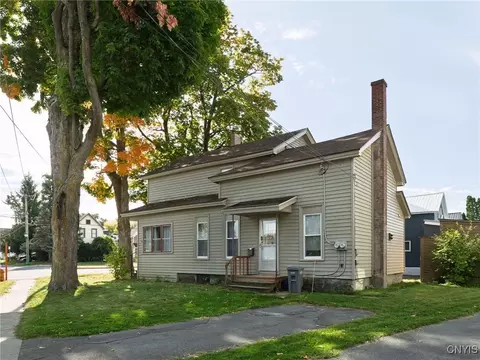 541 Davidson St, Watertown, NY 13601