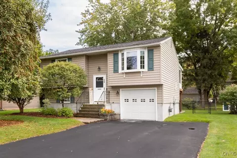 116 Baltic Dr, Salina, NY 13090