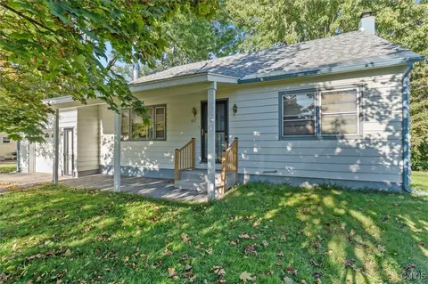 687 W Fourth St S, Fulton, NY 13069