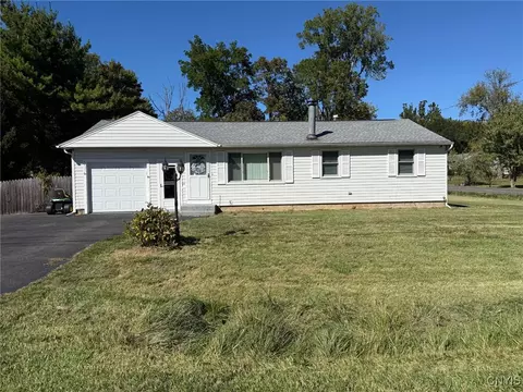 5431 Omara Dr, Brewerton, NY 13029
