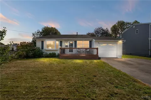 222 Deerfield Dr E, Utica, NY 13502