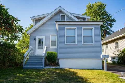 108 Wells Pl, Utica, NY 13502
