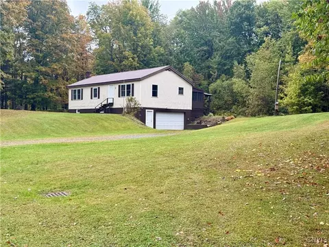 415 N Hillsboro Rd, Camden, NY 13316