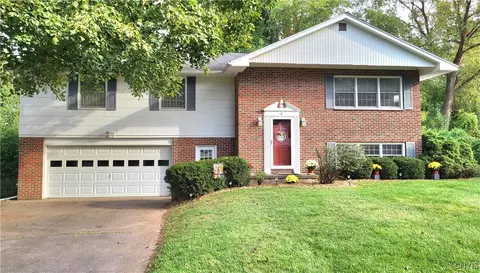 3853 Pratt Dr, Oneida, NY 13421