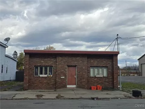 1046 Erie St, Utica, NY 13502