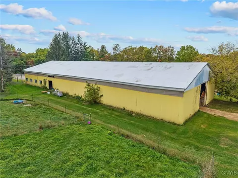 693 Masters Rd, Elbridge, NY 13060