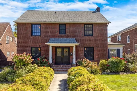 514 Sedgwick Dr, Syracuse, NY 13203