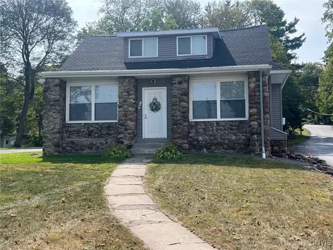 137 Genesee St, New Hartford, NY 13413