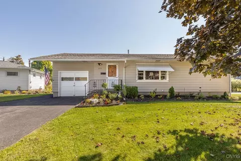 229 Marian Dr, Geddes, NY 13219